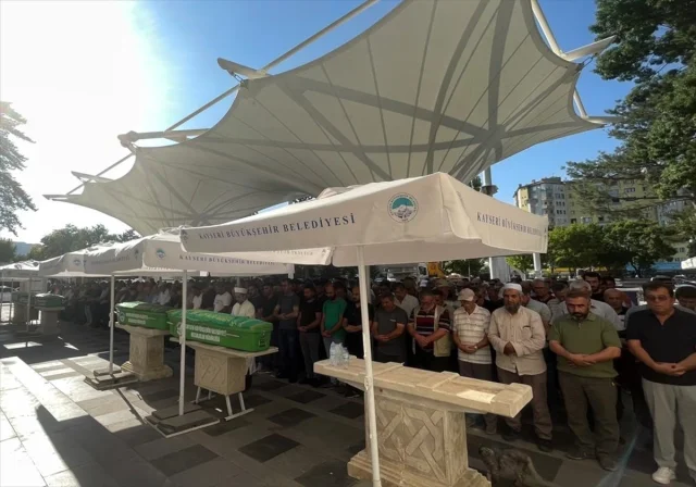 Kayseri'de Silahlı Saldırı: Neşe K. Son Yolculuğuna Uğurland...
