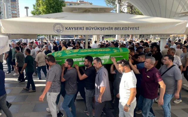 Kayseri'de Silahlı Saldırı: Neşe K. Son Yolculuğuna Uğurlandı