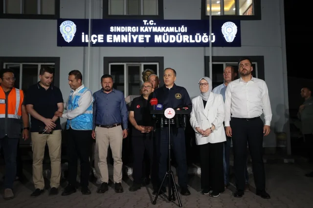 Balıkesir'de Deprem Sonrası Hızlı Müdahale: İçişleri Bakanı Yerlikaya Sındırgı'da