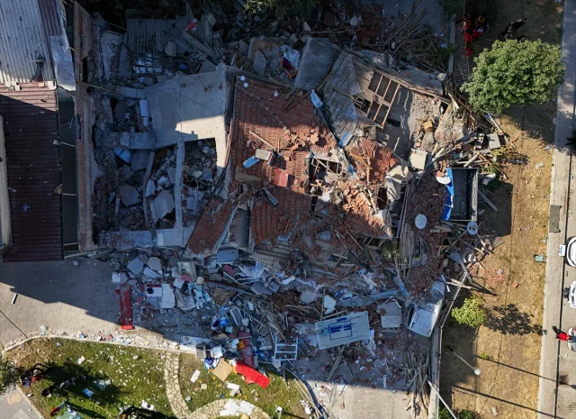 Balıkesir Sındırgı'da Depremin Ardından Yaşam Mücadelesi