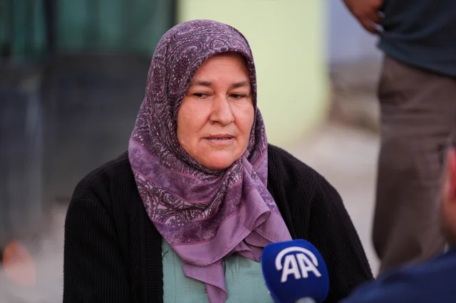 Balıkesir Sındırgı'da Depremin Ardından Korku ve Belirsizlik Sürüyor