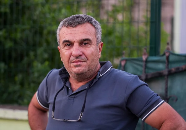 Balıkesir Sındırgı'da Depremin Ardından Korku ve Belirsizlik Sürüyor