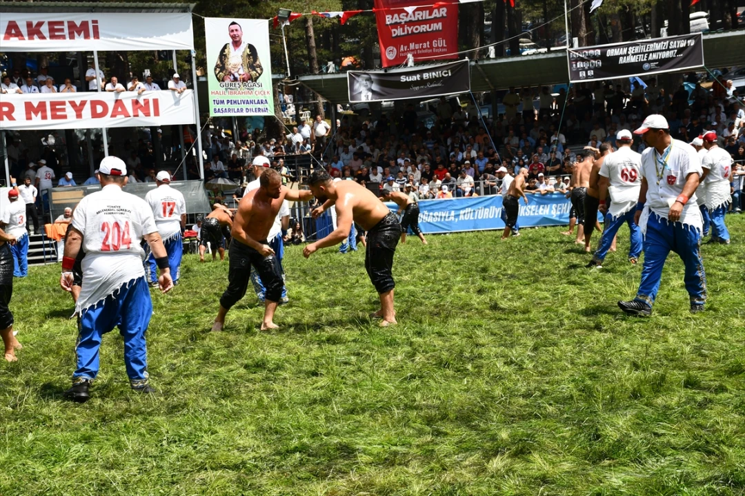 Kunduz Güreşleri'nde Başpehlivanlık Tahtına Feyzullah Öztürk Oturdu