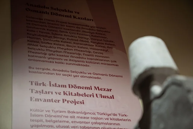 Türk-İslam Dönemi Mezar Taşları Dijital Hafızaya Aktarılıyor