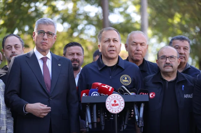 Balıkesir Sındırgı'da 6,1'lik Depremin Yankıları: Yerlikaya'dan Açıklamalar