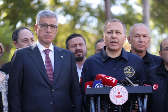 Balıkesir Sındırgı'da 6,1'lik Depremin Yankıları: Yerlikaya'dan Açıklamalar