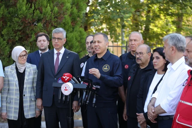Balıkesir Sındırgı'da 6,1'lik Depremin Yankıları: Yerlikaya'dan Açıklamalar