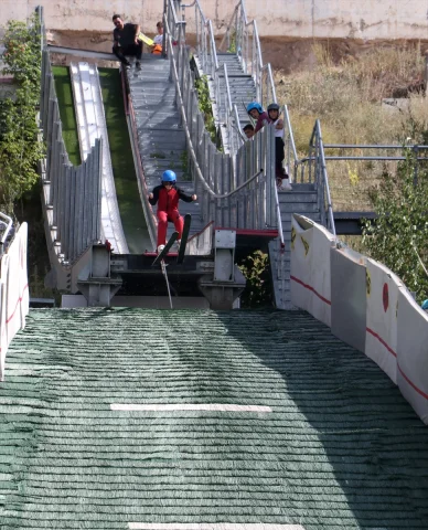 Erzurum'da Gençler Kayakla Atlama Sporunda Geleceğe Hazırlan...