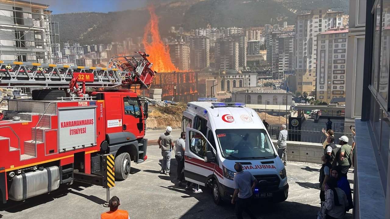 Kahramanmaraş'ta Kullanılmayan Lojmanda Çıkan Yangın Kontrol Altında