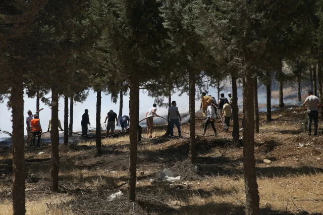 Kahramanmaraş'ta Yangın: İtfaiye ve İnşaat Firmaları Ortak Müdahale Ediyor