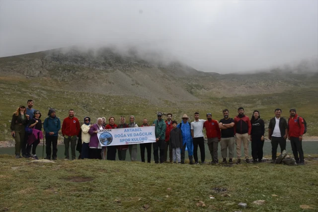 Çakırgöl'ün Büyüleyici Manzarası Doğa Tutkunlarını Cezbediyor