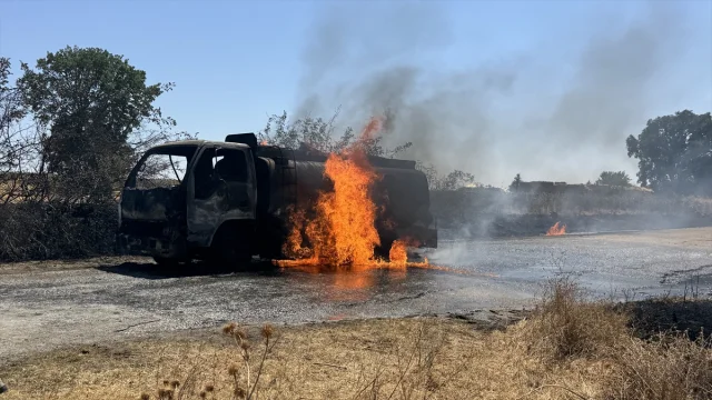 Edirne'de Akaryakıt Tankerinde Yangın Panik Yarattı