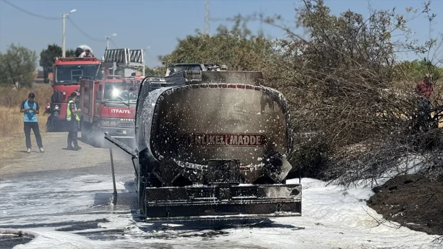 Edirne'de Akaryakıt Tankerinde Yangın Panik Yarattı