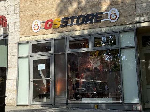 Galatasaray'ın Berlin'deki Gurur Durağı GS Store Açıldı
