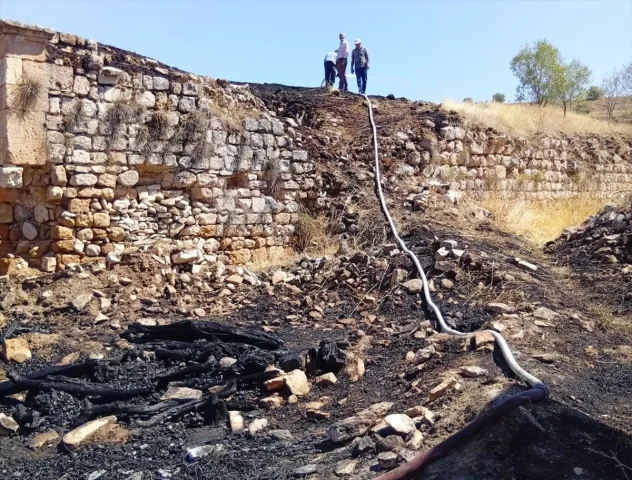 Elazığ'da Tarihi Kervansaray Yangın Tehlikesiyle Yüzleşti