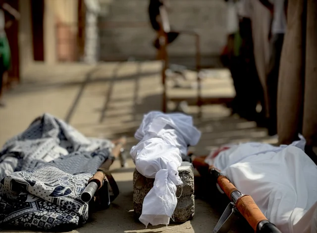 Gazze'de Derinleşen Kriz: Beş Yaşında Bir Çocuk Açlık Nedeniyle Hayatını Kaybetti