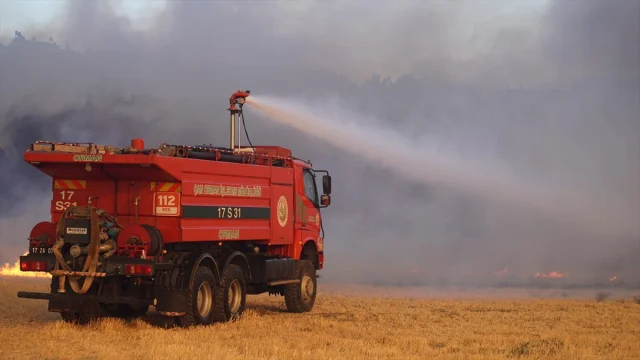 Çanakkale'de Büyük Orman Yangınına Müdahale Devam Ediyor