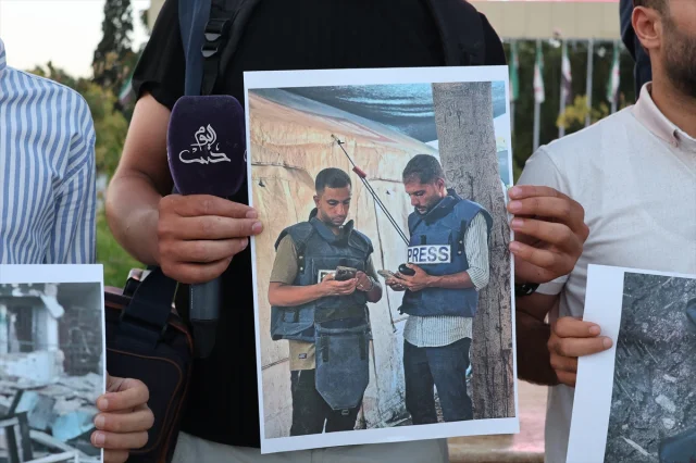 Suriye'de Binlerce Kişi İsrail'in Gazze Saldırılarına Karşı Sokaktaydı