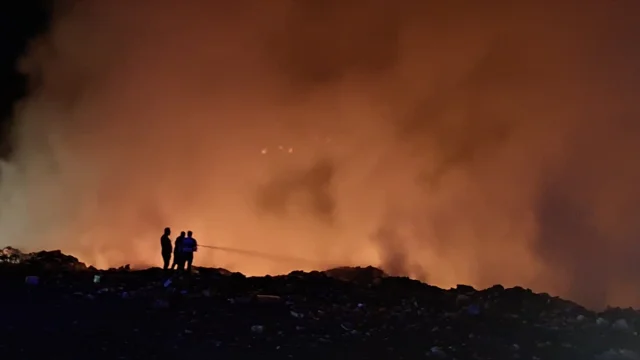 Bingöl'de Çöplükten Dağlık Alana Yayılan Yangın Kontrol Altına Alındı