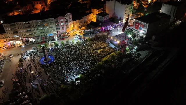 Samsun Yaz Festivalinde Öykü Gürman'dan Unutulmaz Performans