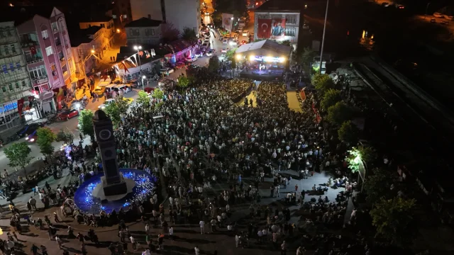 Samsun Yaz Festivalinde Öykü Gürman'dan Unutulmaz Performans