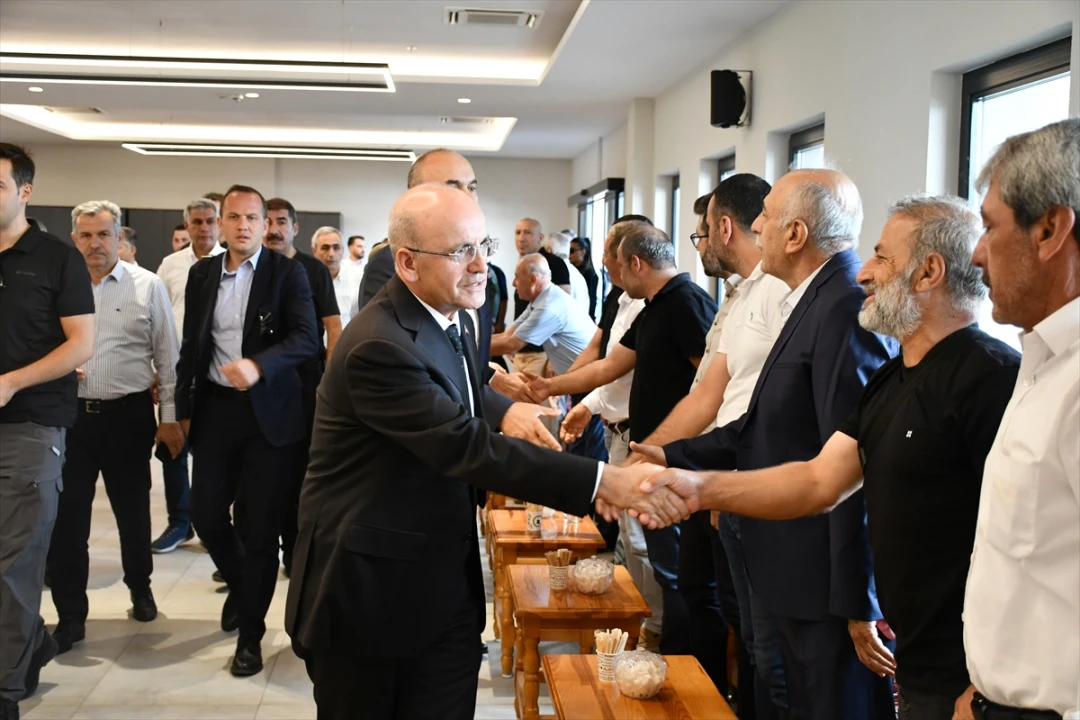 Mehmet Şimşek, Batman'da Ağabeyi İçin Taziye Kabul Etti