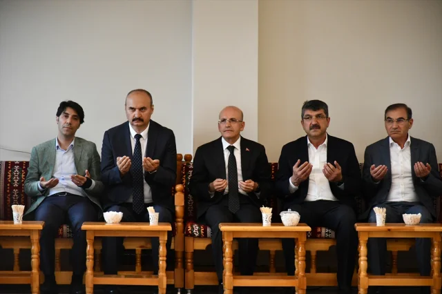 Mehmet Şimşek, Batman'da Ağabeyi İçin Taziye Kabul Etti