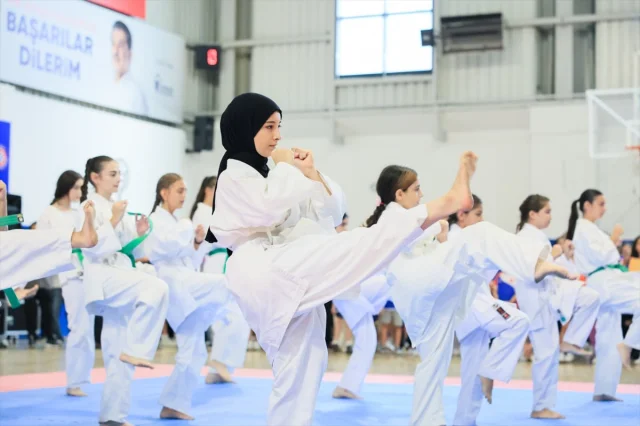 Esenler Yaz Spor Okulları Renkli Bir Kapanışla Sona Erdi