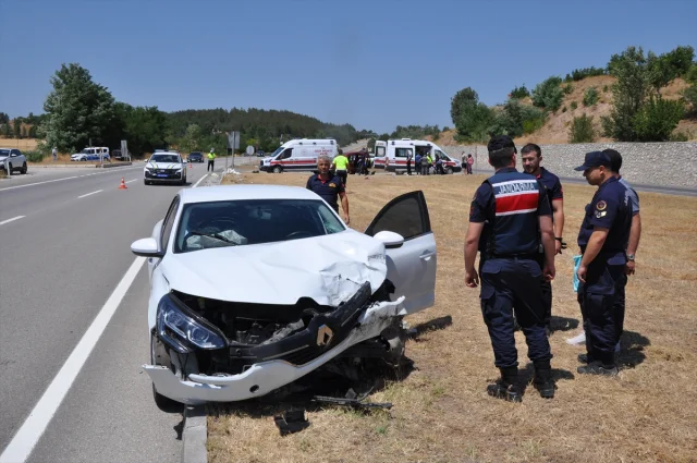 Amasya'da Trafik Kazası 10 Kişiyi Hastanelik Etti