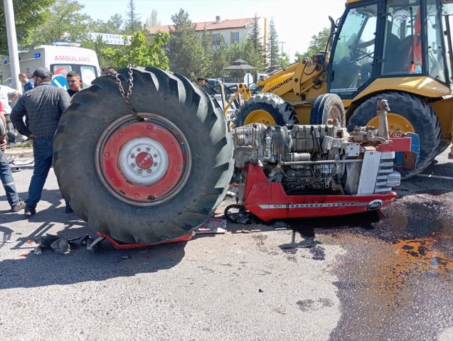 Nevşehir'de Traktör Kazasında Sürücü Hastaneye Kaldırıldı