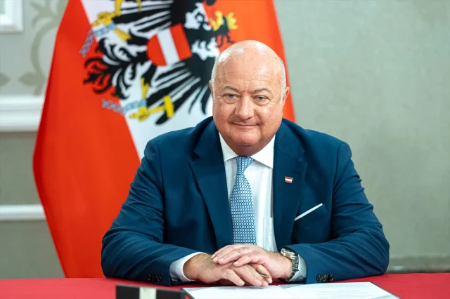 Karadağ'daki Orman Yangınları ile Mücadelede Avusturya'dan Büyük Destek