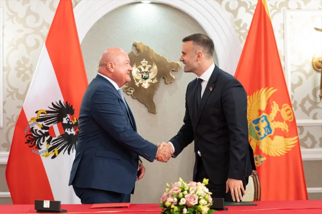 Karadağ'daki Orman Yangınları ile Mücadelede Avusturya'dan Büyük Destek