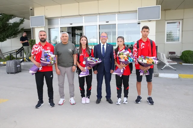 Milli Atlet Edibe Yağız Finlandiya'dan Başarıyla Döndü Van'da Coşkuyla Karşılandı
