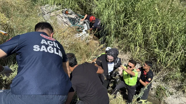 Kütahya'da Su Kanalına Devrilen Araçtan Mucizevi Kurtuluş