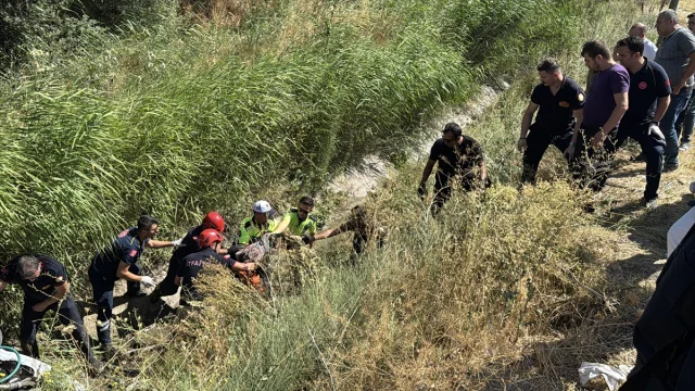 Kütahya'da Su Kanalına Devrilen Araçtan Mucizevi Kurtuluş