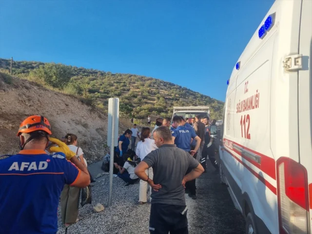 Adıyaman'da Minibüs Kazası Mevsimlik İşçileri Vurdu