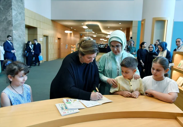 Emine Erdoğan ve Tamar Bagrationi'den Anlamlı Ziyaret: Millet Kütüphanesi'nde Tarih ve Kültür Yolculuğu