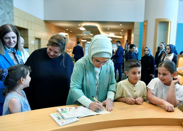 Emine Erdoğan ve Tamar Bagrationi'den Anlamlı Ziyaret: Millet Kütüphanesi'nde Tarih ve Kültür Yolculuğu