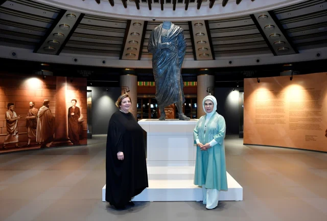 Emine Erdoğan ve Tamar Bagrationi'den Anlamlı Ziyaret: Millet Kütüphanesi'nde Tarih ve Kültür Yolculuğu