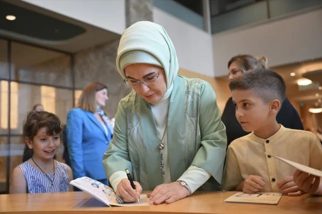 Emine Erdoğan ve Tamar Bagrationi'den Anlamlı Ziyaret: Millet Kütüphanesi'nde Tarih ve Kültür Yolculuğu