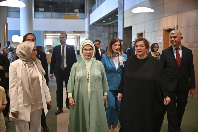 Emine Erdoğan ve Tamar Bagrationi'den Anlamlı Ziyaret: Millet Kütüphanesi'nde Tarih ve Kültür Yolculuğu