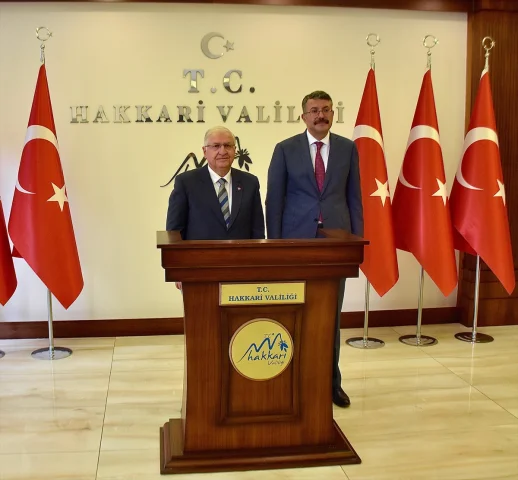 Milli Savunma Bakanı Güler Hakkari’de Kadınlarla Bir Araya Geldi