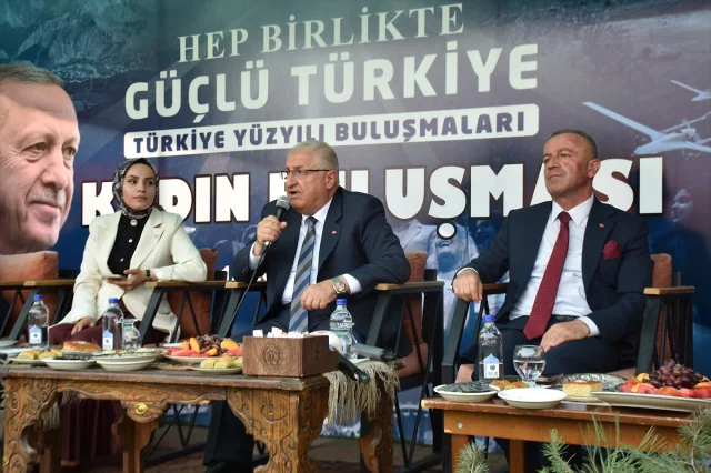 Milli Savunma Bakanı Güler Hakkari’de Kadınlarla Bir Araya Geldi