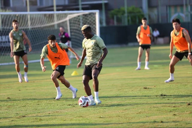 Alanyaspor ile Çaykur Rizespor Mücadelesi İçin Hazırlıklar B...