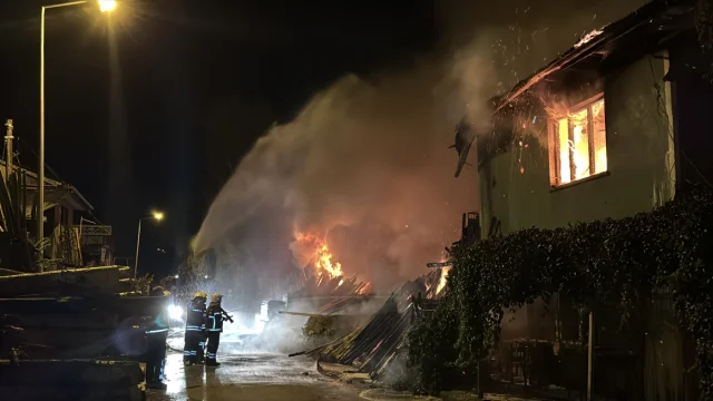 Erzincan Keresteciler Sitesi'nde Büyük Yangın Paniği