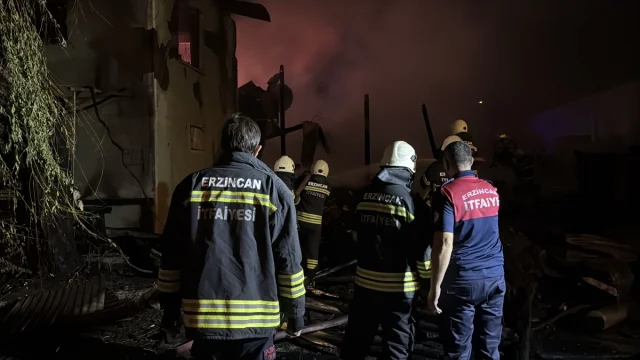 Erzincan Keresteciler Sitesi'nde Büyük Yangın Paniği