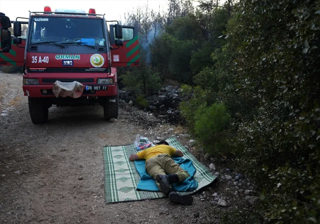 İzmir'de Mahalle Sakinleri Orman Yangınının Yol Açtığı Korku Dolu Anları Anlattı