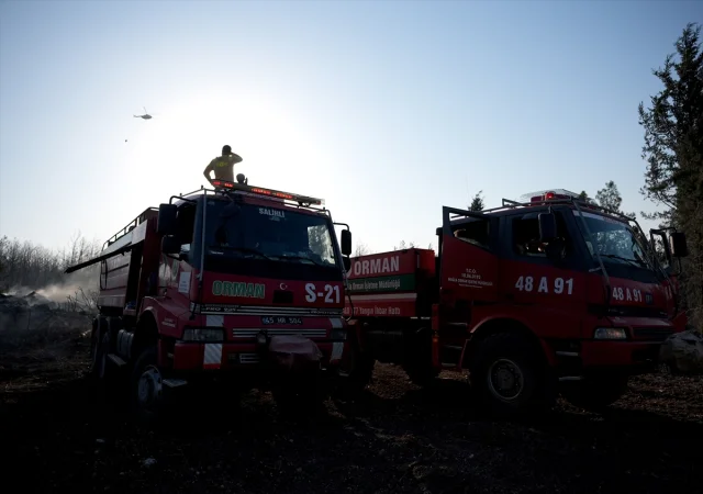 İzmir'de Mahalle Sakinleri Orman Yangınının Yol Açtığı Korku Dolu Anları Anlattı