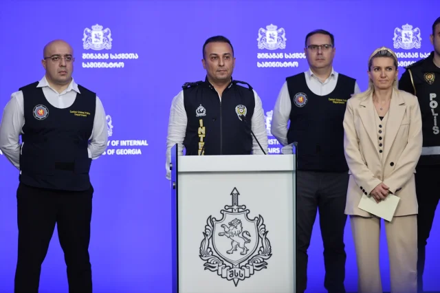 Türkiye'nin Kırmızı Bültenle Aradığı 12 Kişi Gürcistan'da Yakalandı