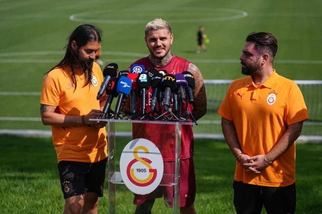 Mauro Icardi Galatasaray Formasıyla Taraftarla Buluşmayı Bek...